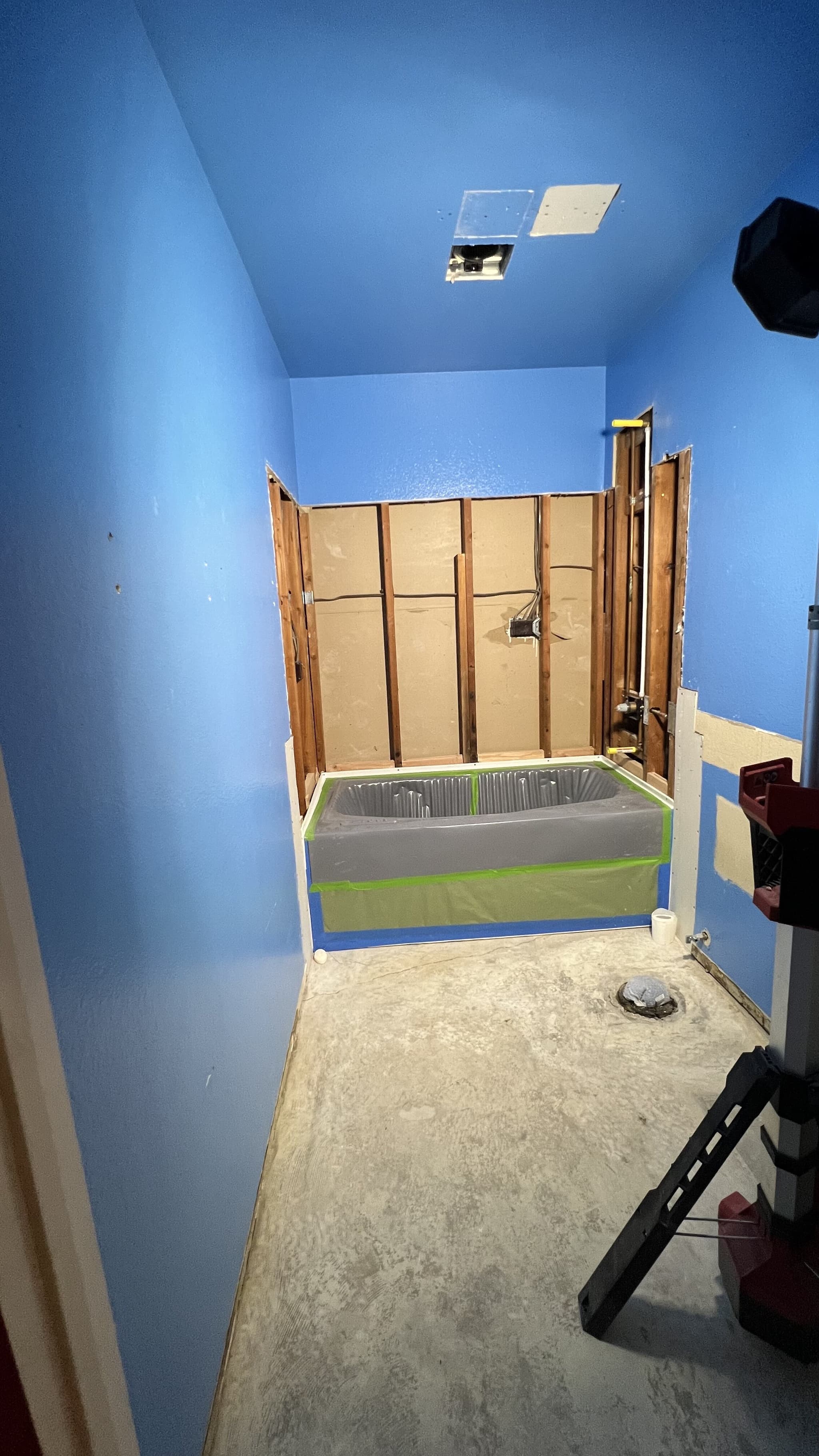 John & Gundi's Secondary Bathroom Remodel — Citrus Heights, CA · photo 8 of 9